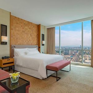 Master Suite Club Lounge Access